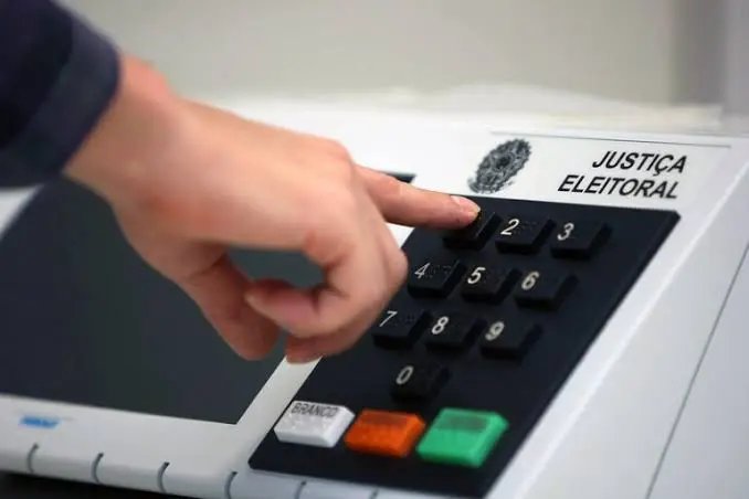 Brusque j&aacute; soma mais de cinco pr&eacute;-candidatos a deputado
