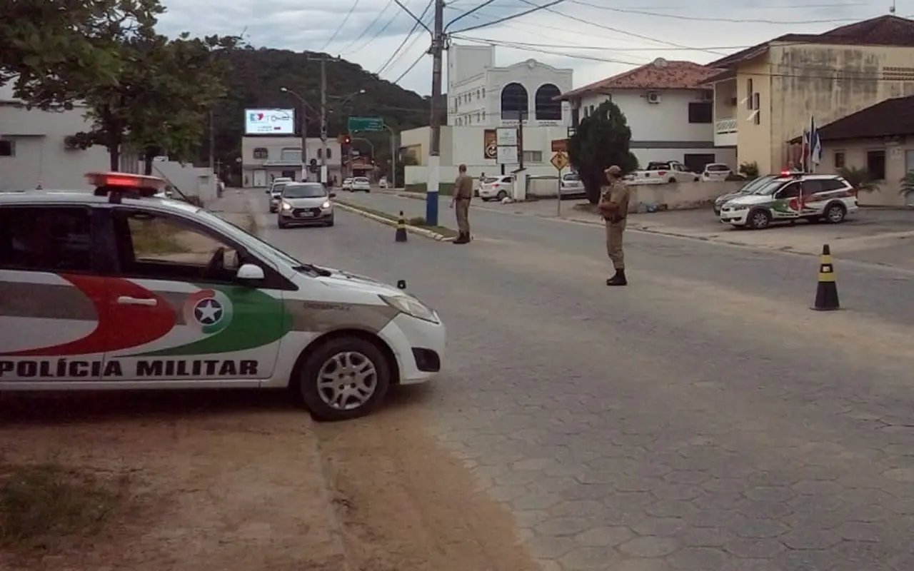 PM de Guabiruba realiza operações em vários locais