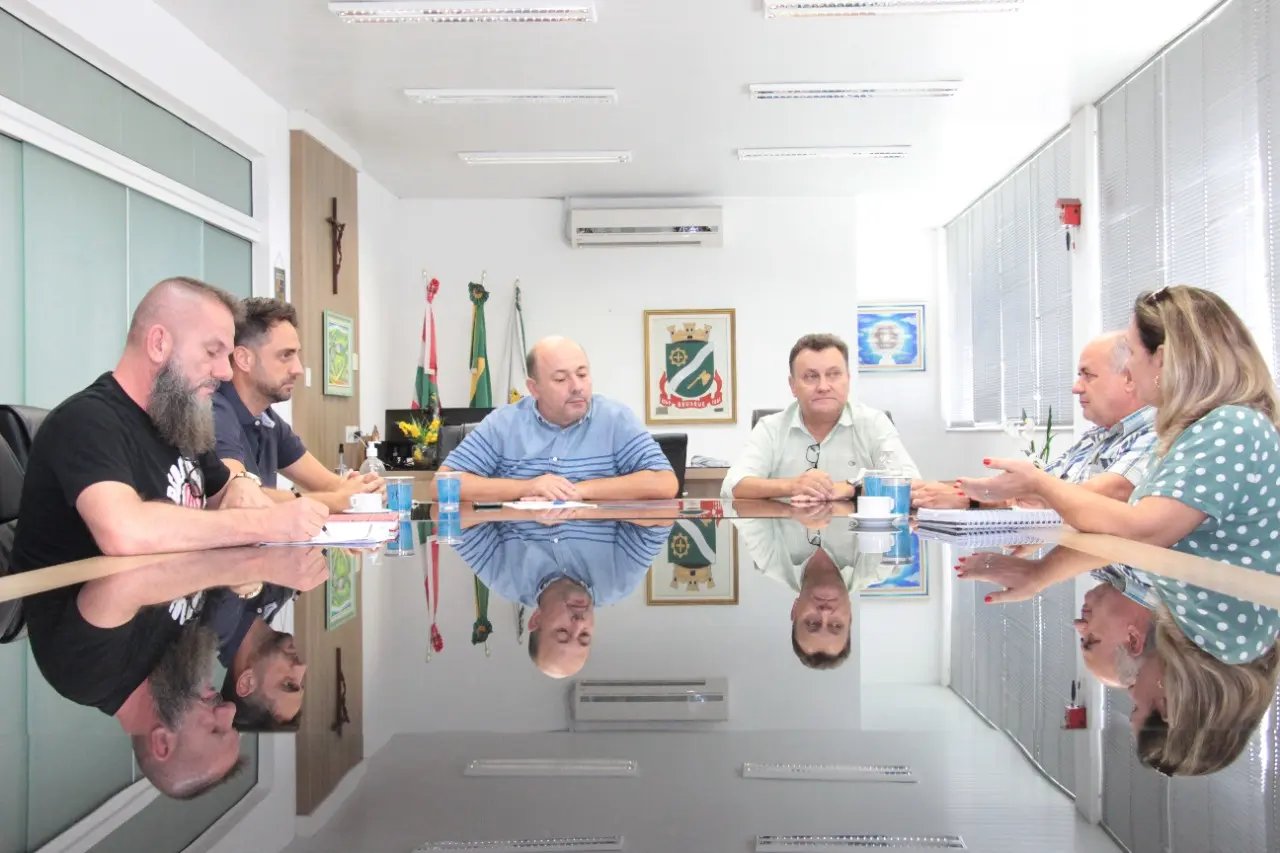 Sinduscon apresenta Fairtec 2022 ao prefeito de Brusque
