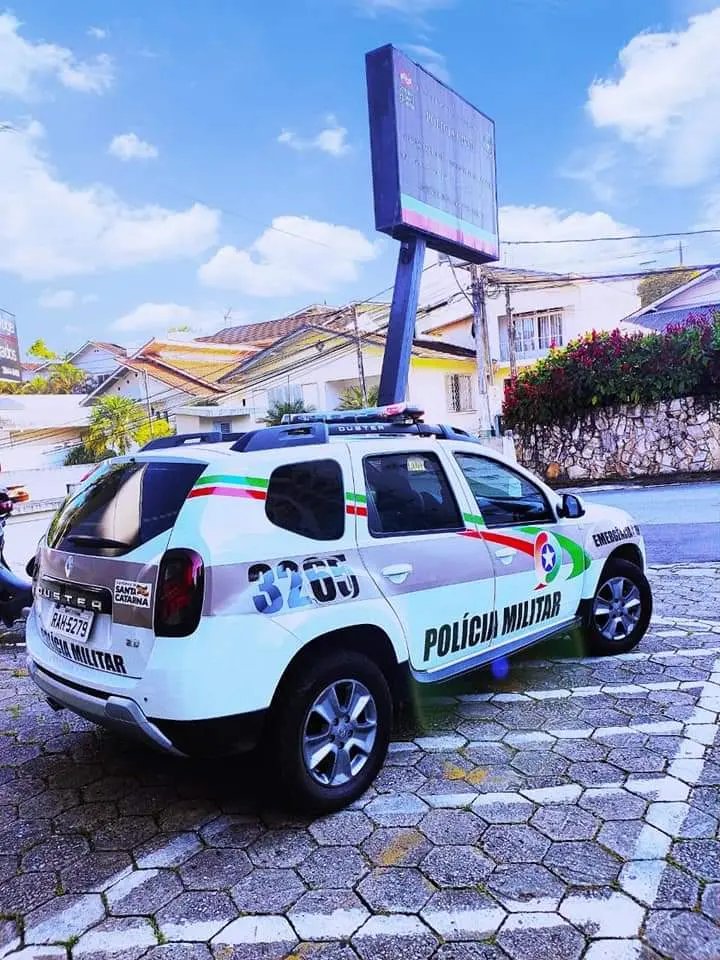 Marido tenta agredir esposa e &eacute; esfaqueado por ela