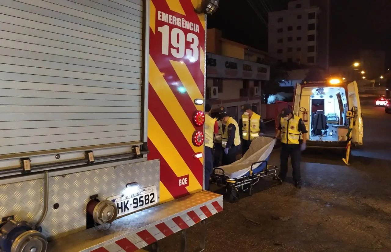 Motorista se envolve em acidente, fere um e foge do local