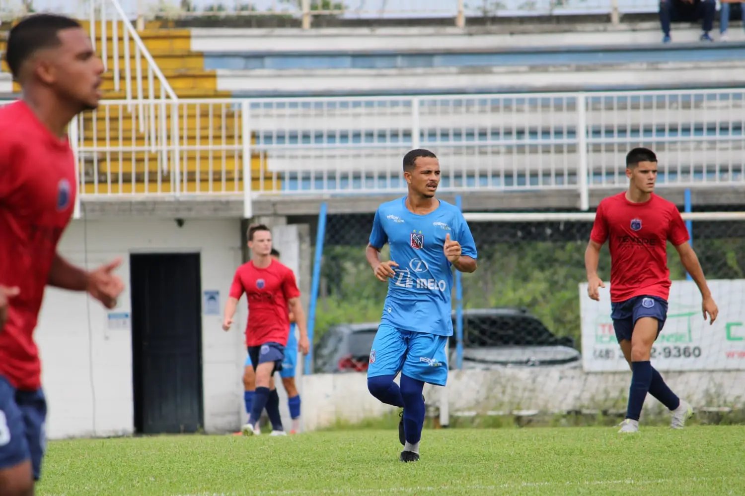Sub-20 do Carlos Renaux bate Guarani em jogo-treino em Palho&ccedil;a