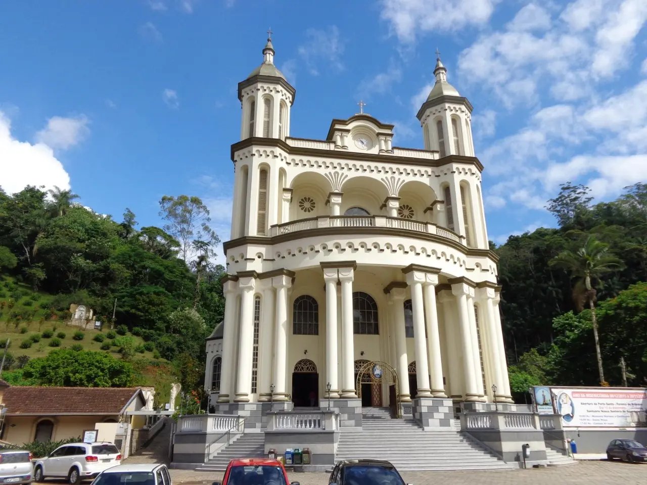 Santu&aacute;rio de Azambuja anuncia festa de Nossa Senhora Aparecida