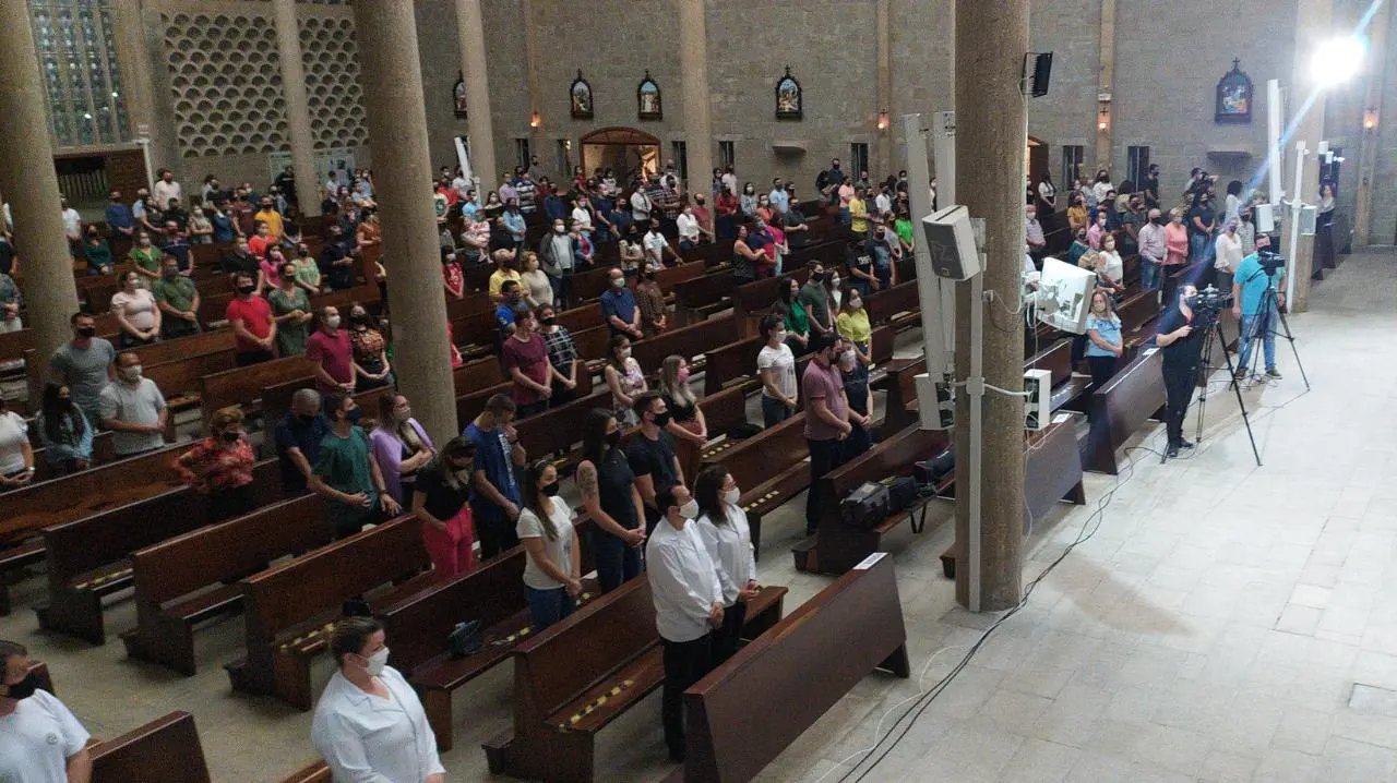 Par&oacute;quia volta a ter missa com 50% dos espa&ccedil;os ocupados