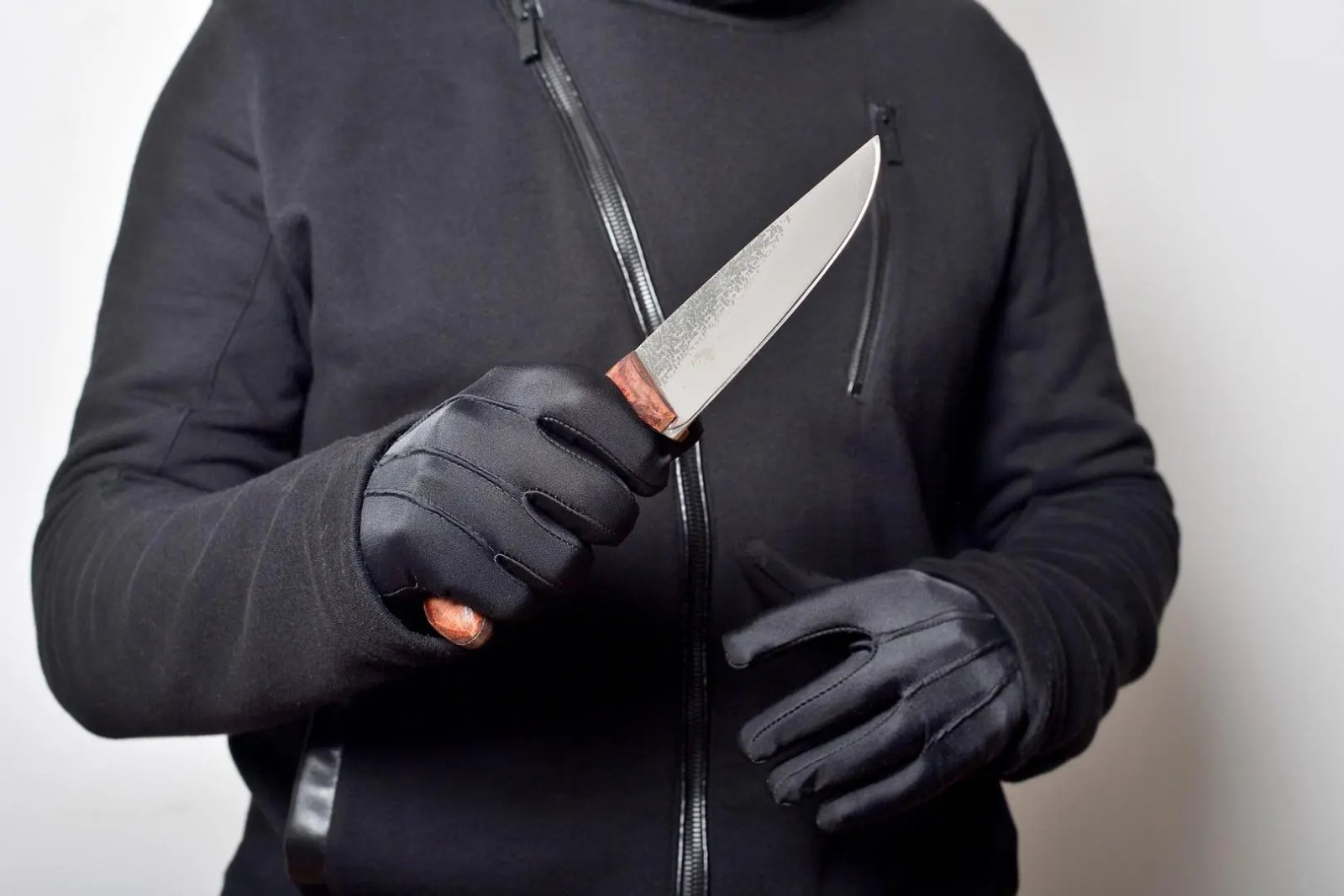 Homem morre ap&oacute;s ser esfaqueado 