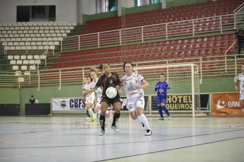 De olho na temporada 2022, Barateiro Havan faz amistoso neste domingo 