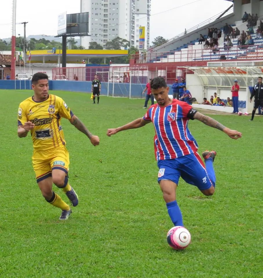 Carlos Renaux decide sua vida na Série C