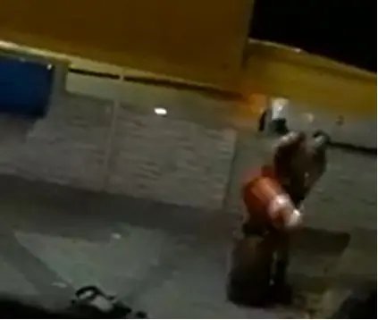 Morador de rua é agredido por policial em Porto Belo