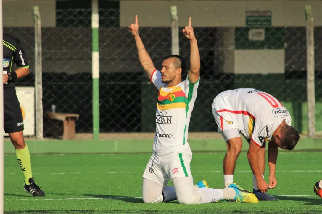 Brusque bate o Marcílio e está perto da vaga na semifinal