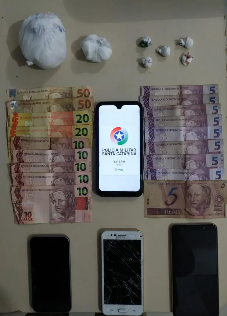 Homem &eacute; detido por tr&aacute;fico de drogas