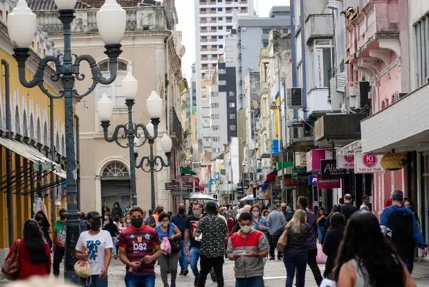 Indicadores da ind&uacute;stria, com&eacute;rcio e servi&ccedil;os apontam para retomada econ&ocirc;mica em SC