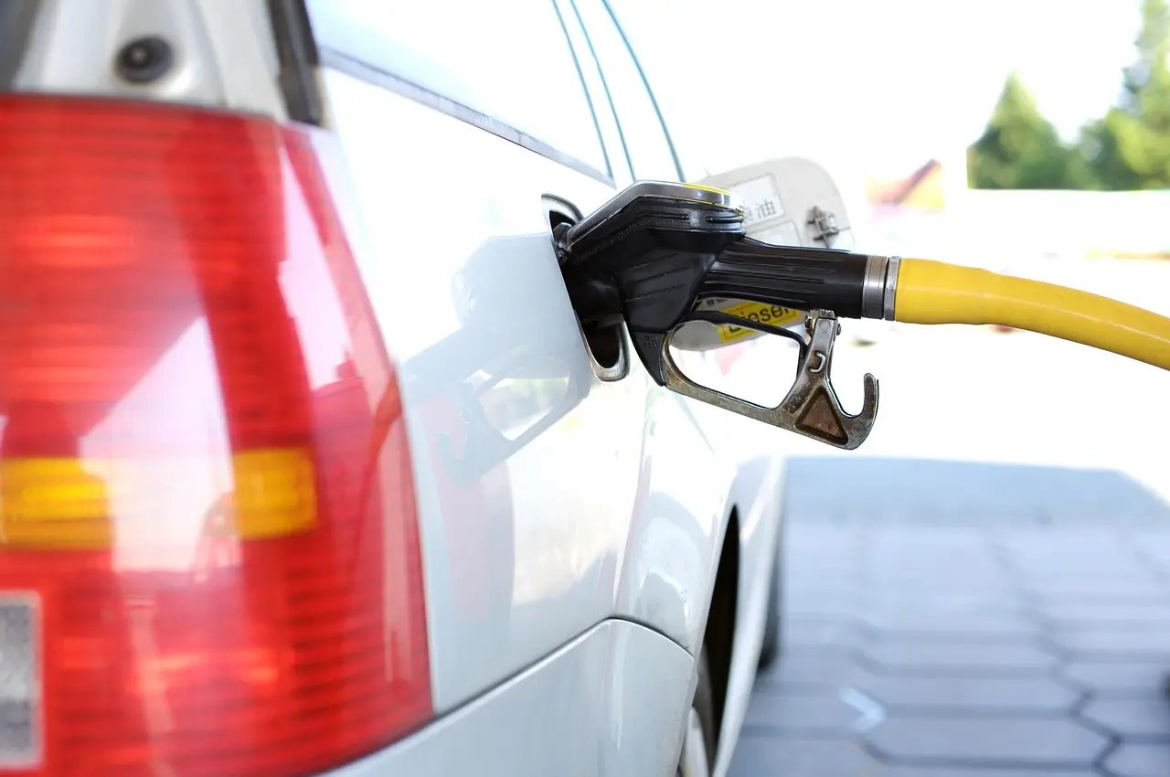 Petrobr&aacute;s anuncia nova queda nos pre&ccedil;os do diesel e gasolina