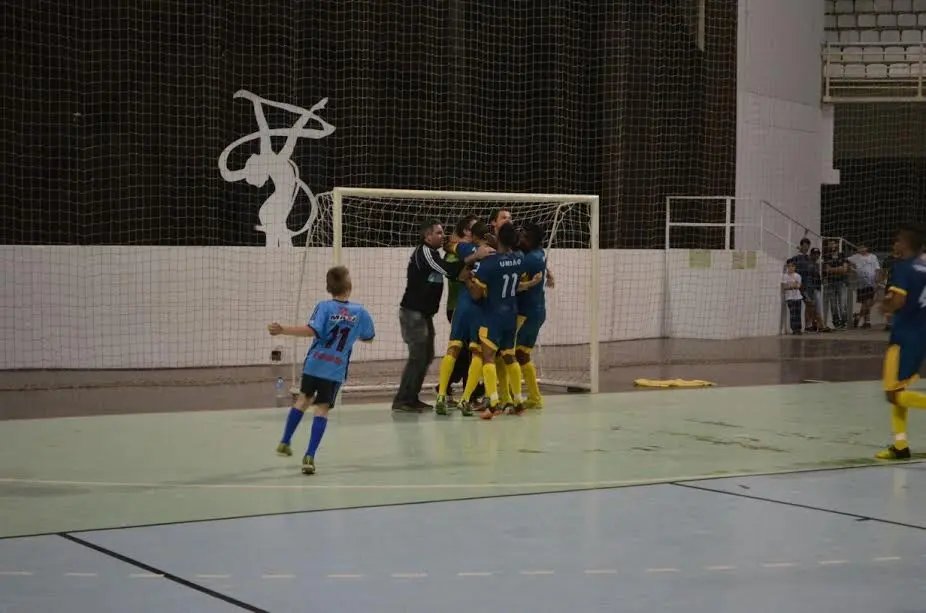 Finalistas do Municipal de Futsal serão definidos hoje