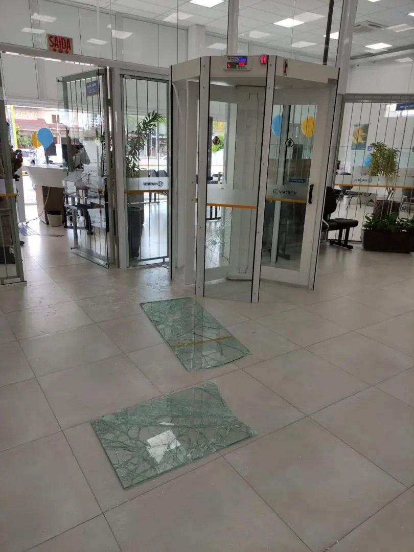 Ag&ecirc;ncia banc&aacute;ria &eacute; alvo de roubo, em Itaja&iacute;