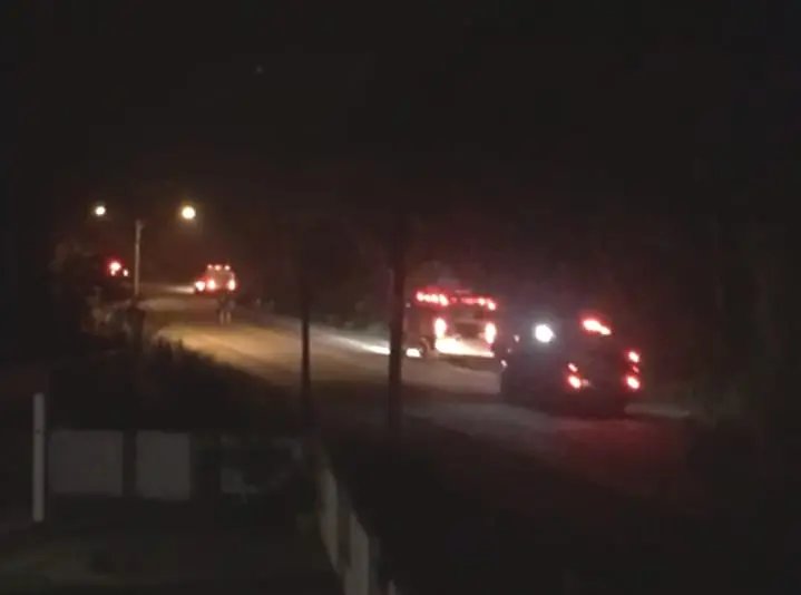 Colis&atilde;o de moto com viatura da PRE deixa pessoa gravemente ferida