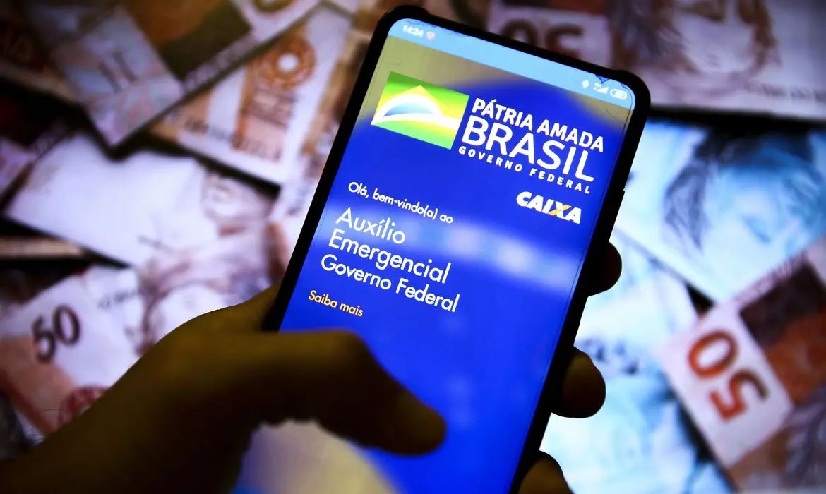 Governo divulga novo cronograma de pagamento do aux&iacute;lio emergencial