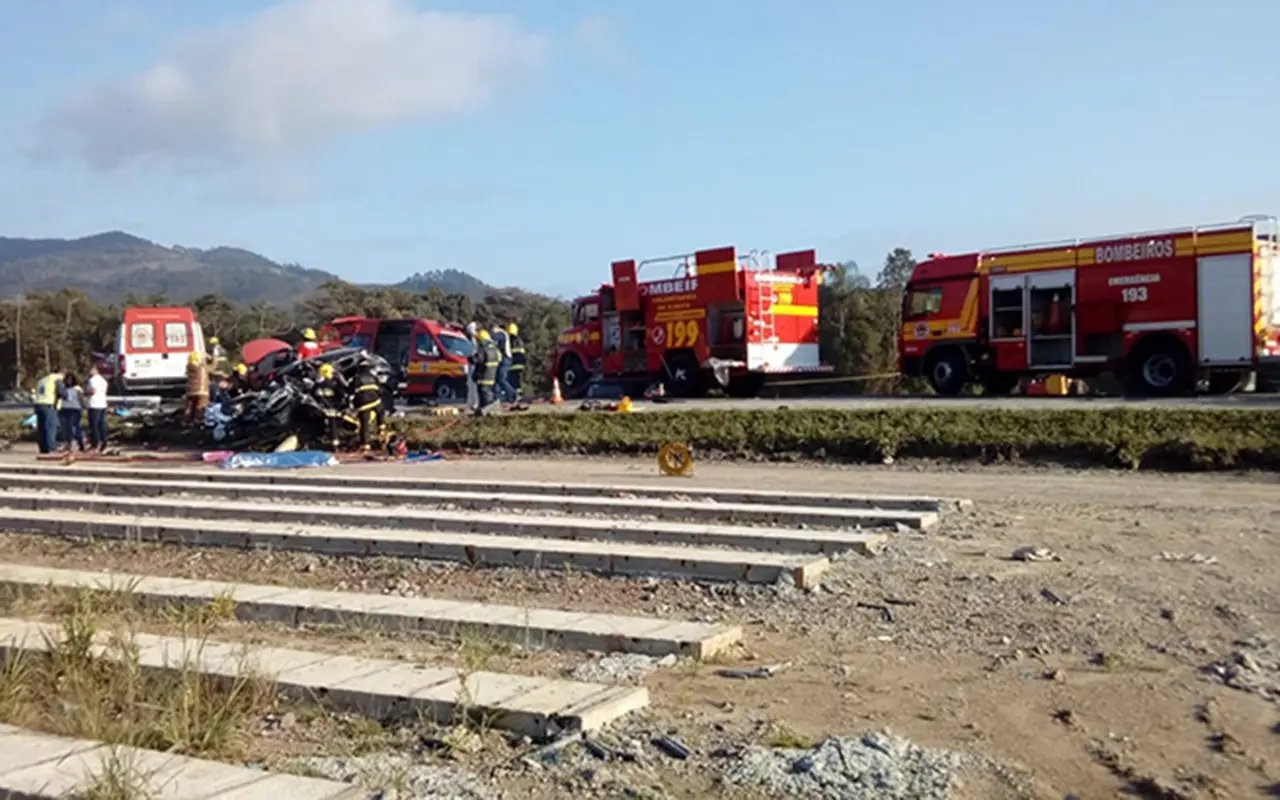 Acidente grave causa duas mortes na BR-470, em Ilhota
