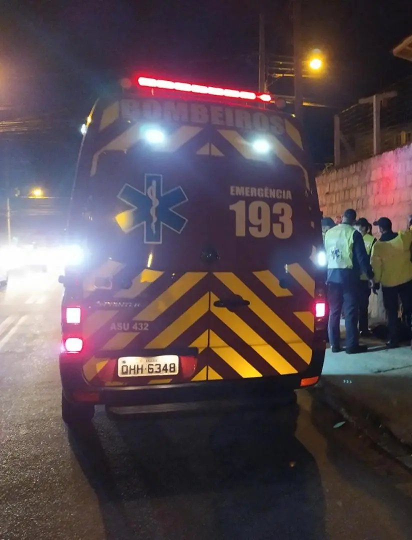 Colis&atilde;o entre motocicletas deixa um ferido