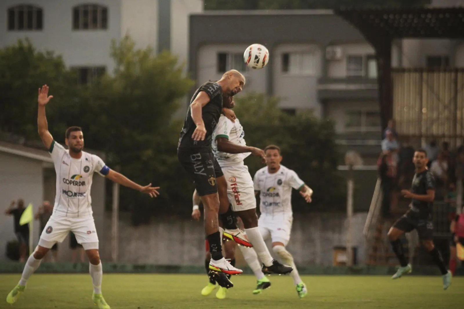 Brusque estreia no Catarinense empatando com o Conc&oacute;rdia