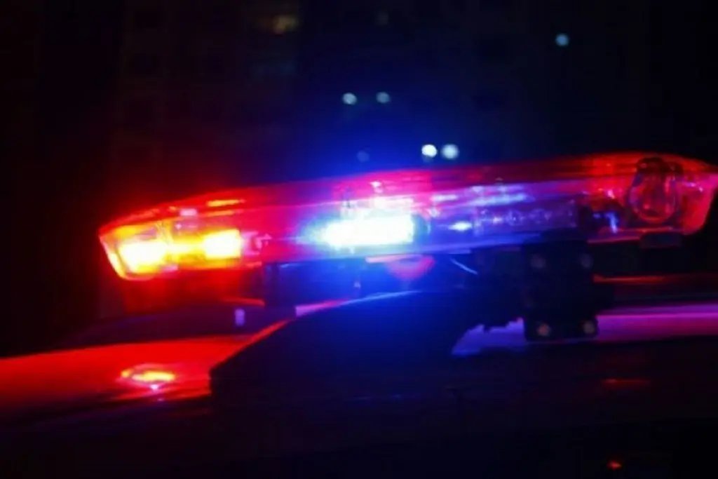 Casal &eacute; preso por traficar drogas no bairro Azambuja