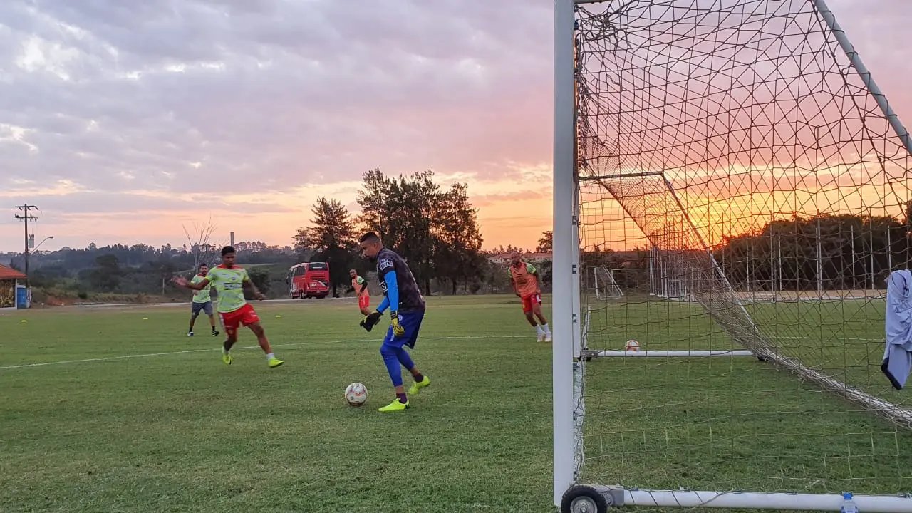 Rach&atilde;o marca &uacute;ltimo treino antes do confronto de quinta