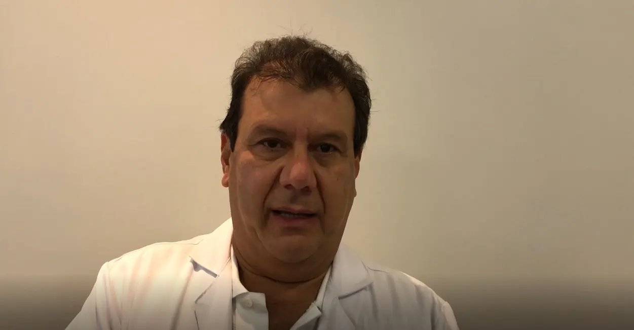 (V&iacute;deo) Com mais de 70 profissionais afastados nas &uacute;ltimas semanas, secret&aacute;rio pede colabora&ccedil;&atilde;o