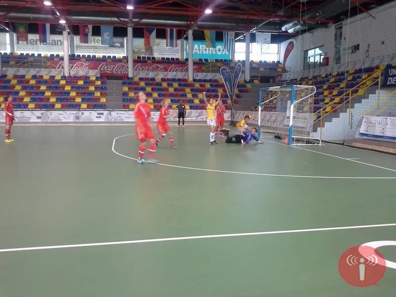 Brasil vence e está nas semifinais
