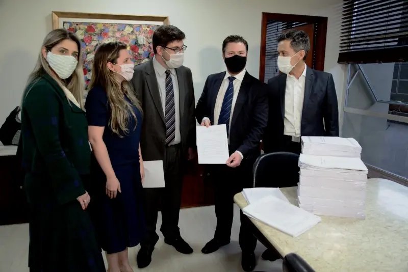 Novo pedido de impeachment do governador &eacute; protocolado