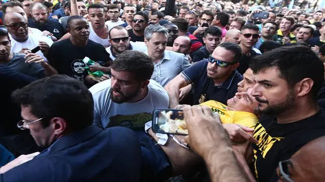 Jair Bolsonaro é esfaqueado em Minas Gerais