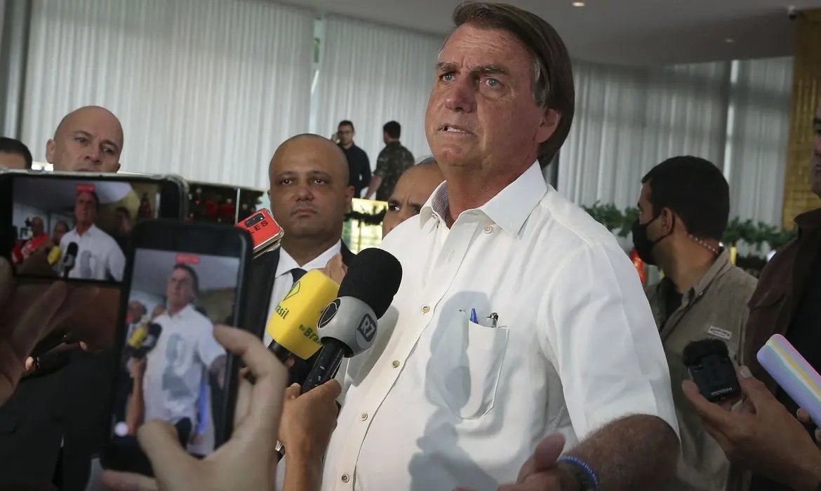 Presidente tem melhora cl&iacute;nica, diz boletim m&eacute;dico