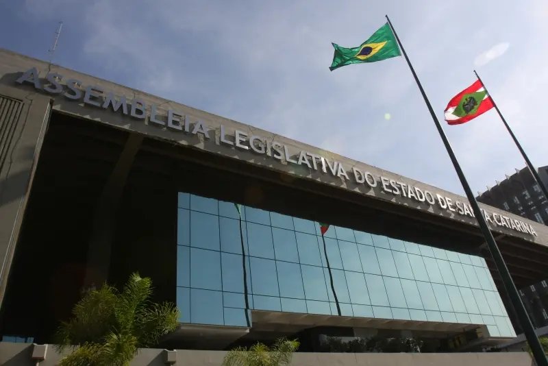 TSE mantém composição de bancadas 