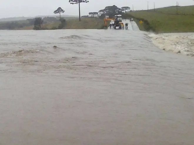 Barragem estoura e cidade será evacuada