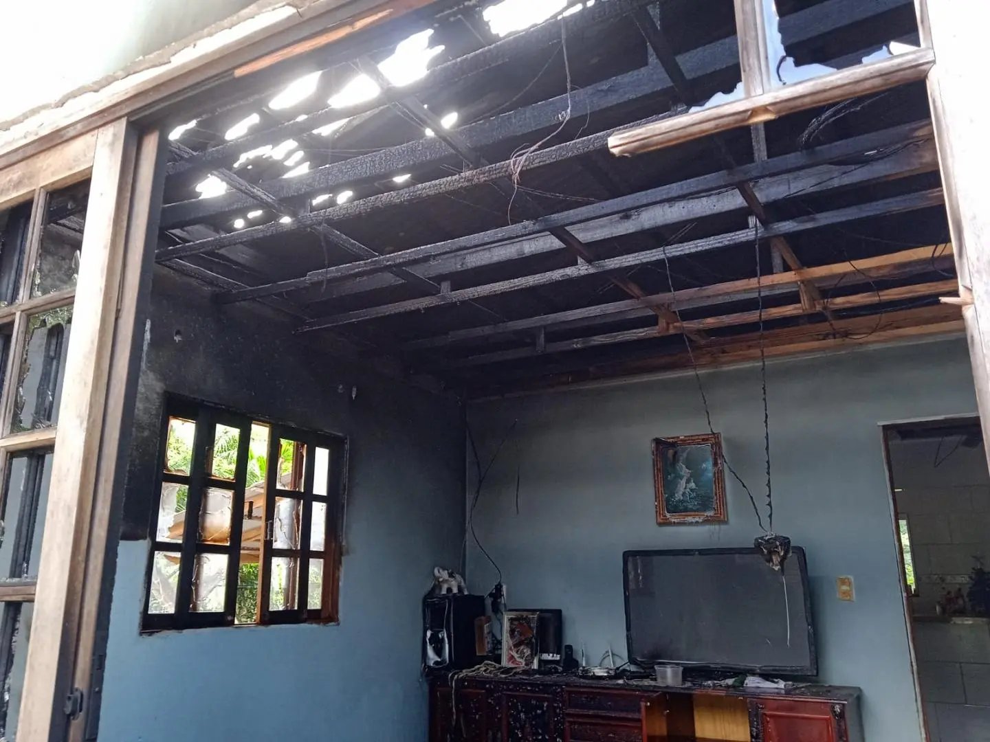 Morador controla princ&iacute;pio de inc&ecirc;ndio no bairro S&atilde;o Pedro