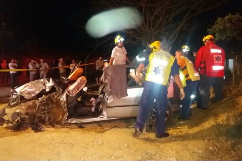 Dois adolescentes morrem em acidente na rodovia Ivo Silveira