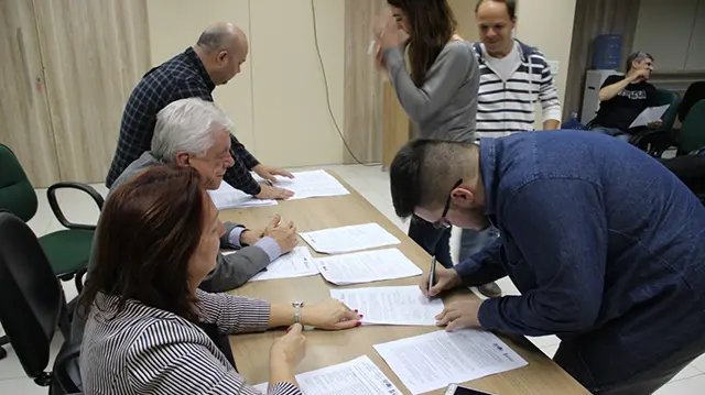 Contemplados com o Fundo assinam contrato 