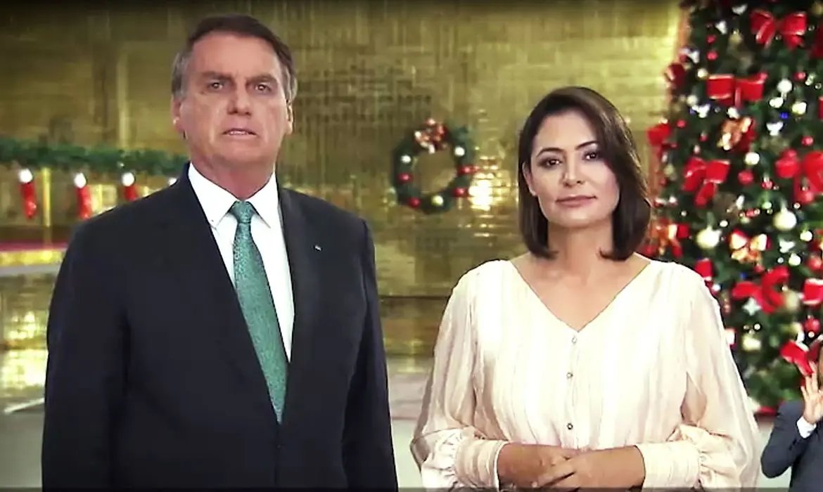  Bolsonaro cita dificuldades este ano, mas fala de esperan&ccedil;a em 2022
