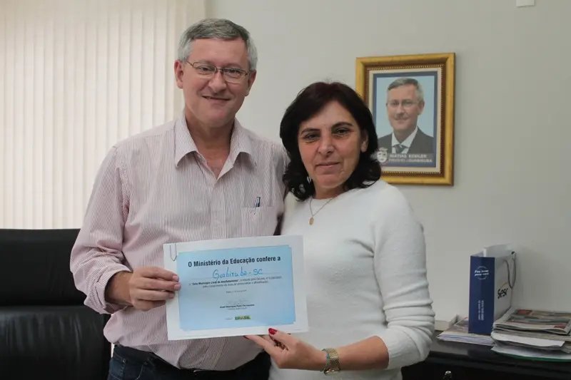  Guabiruba é reconhecida  como livre do analfabetismo