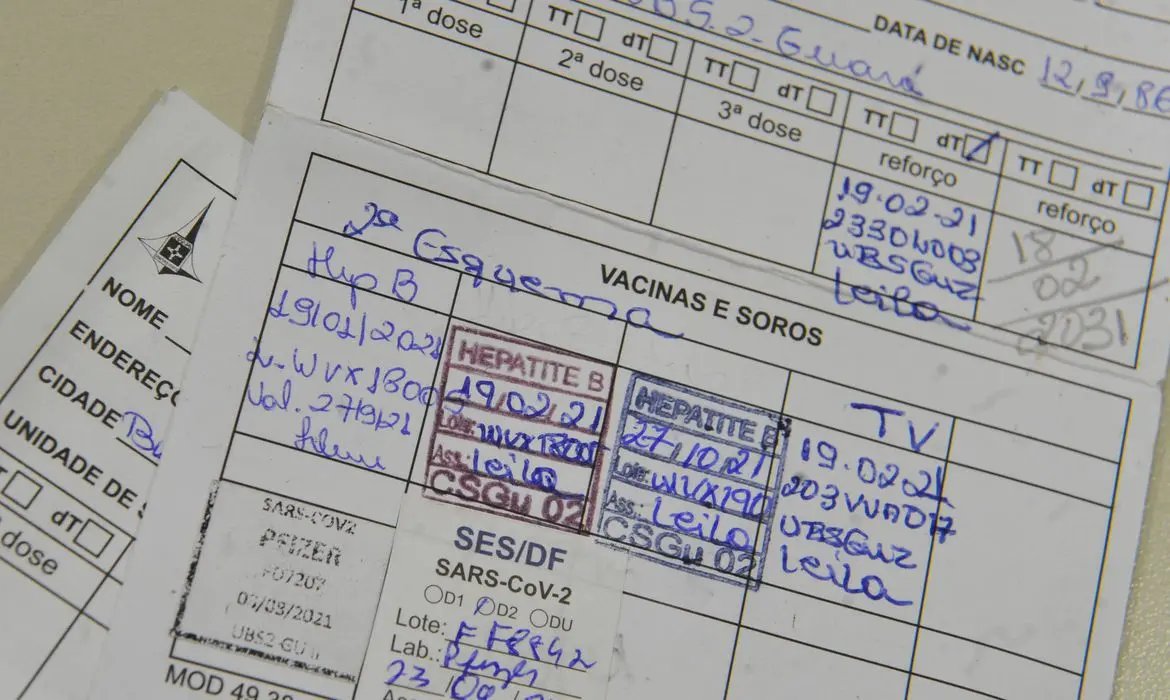Intervalo da 3&ordf; dose da vacina contra covid-19 ser&aacute; de quatro meses