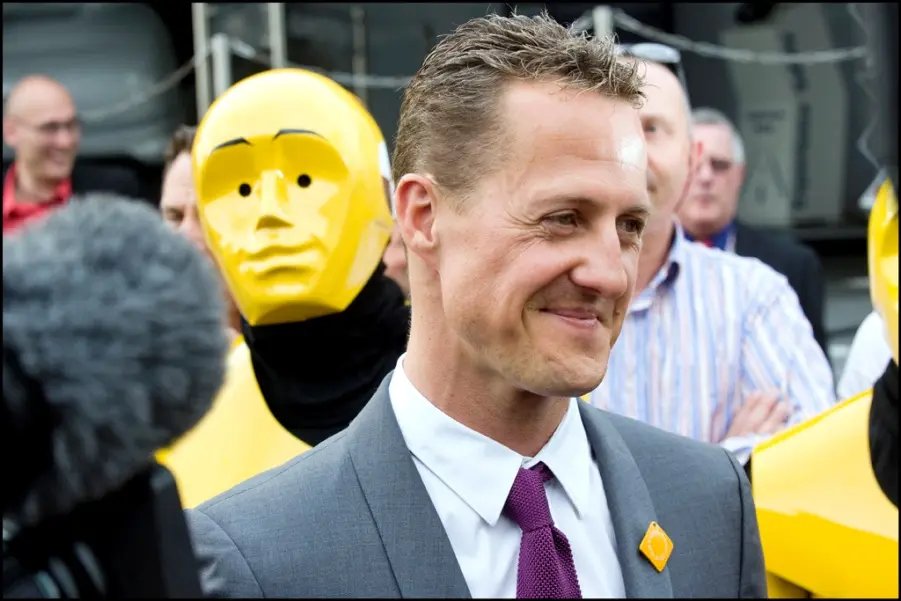 Michael Schumacher sai do coma