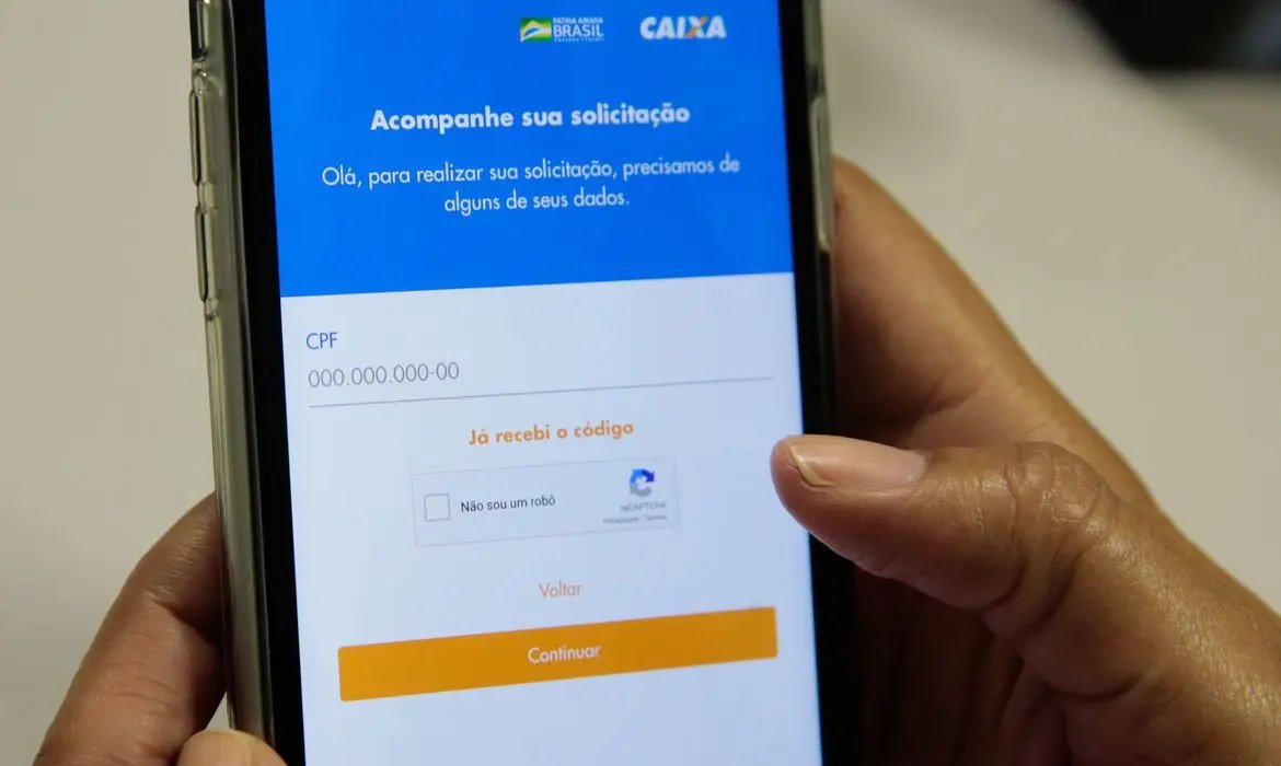 Nascidos em abril podem sacar primeira parcela de aux&iacute;lio hoje