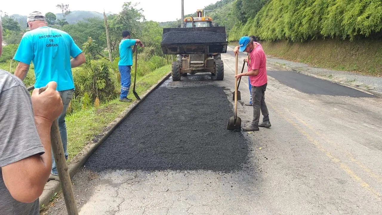 Secretaria de Obras tem semana agitada com manuten&ccedil;&atilde;o de estradas, em Brusque