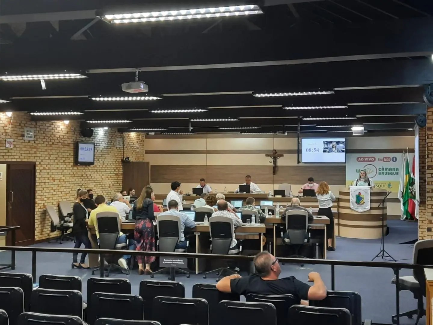 (V&iacute;deo) Projeto que altera regras de nomea&ccedil;&atilde;o de ruas tem vota&ccedil;&atilde;o adiada