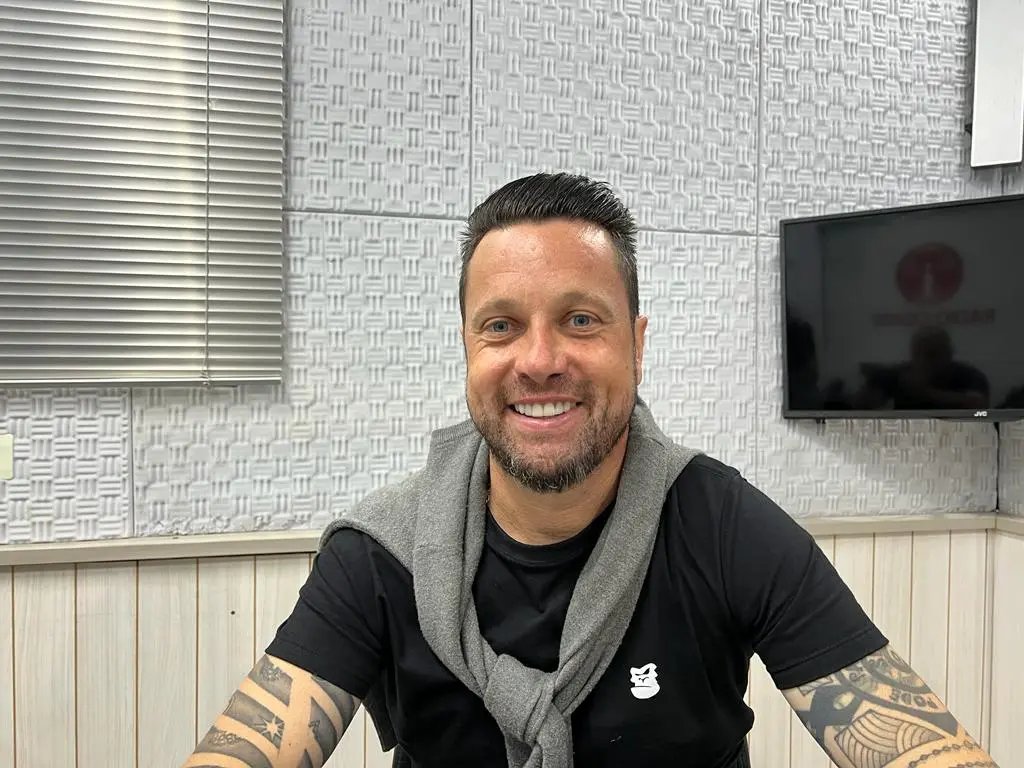 N&oacute;s vamos dar uma reformulada muito grande no nosso elenco, diz Andr&eacute; Rezini 