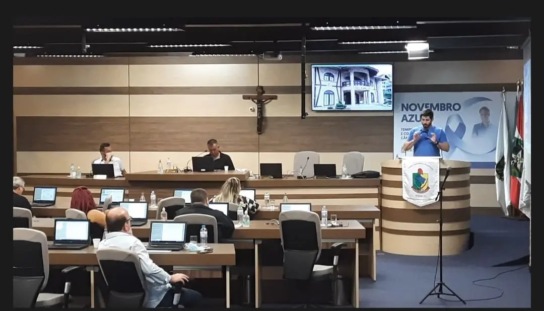 C&acirc;mara aprova projetos que afetam servidores p&uacute;blicos municipais
