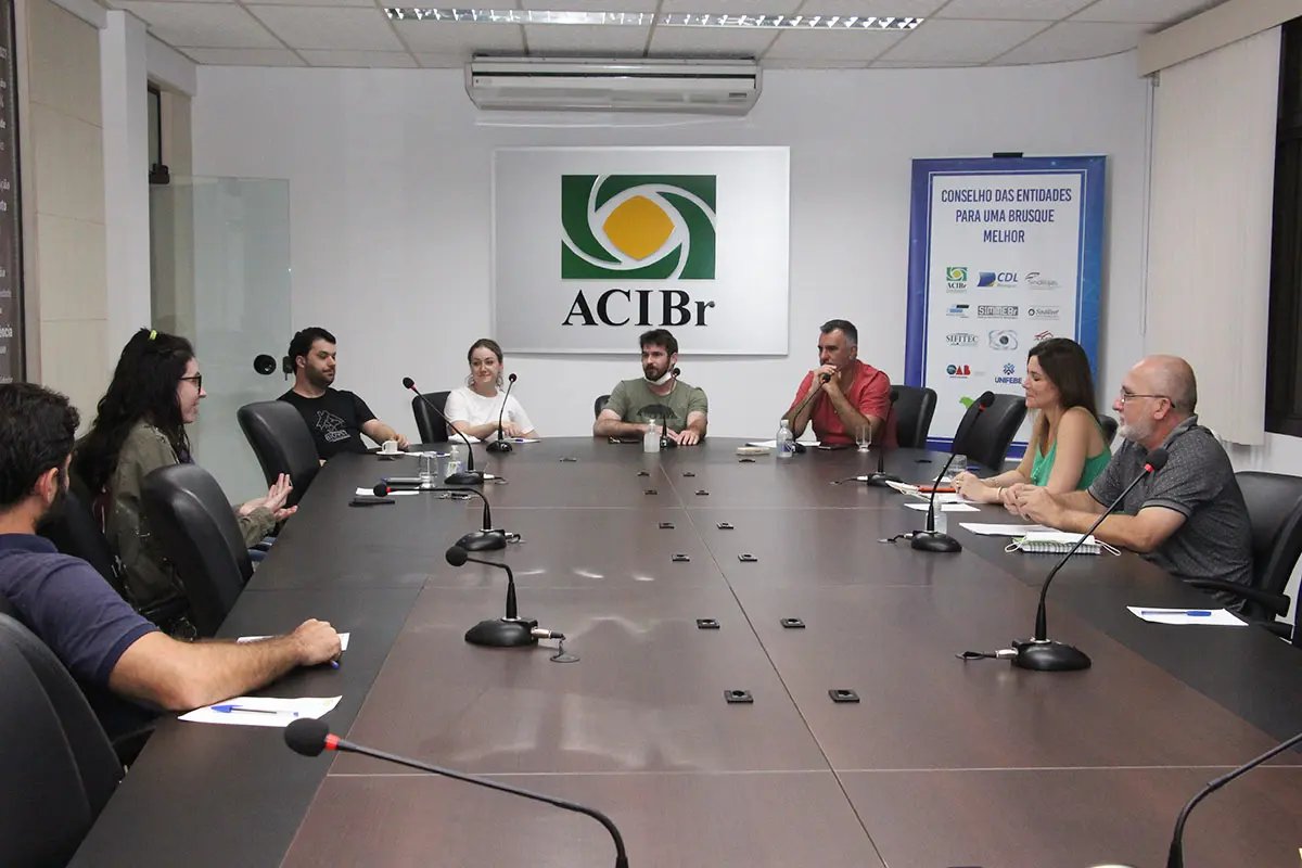 Responsabiliza&ccedil;&atilde;o por maus tratos de animais &eacute; debatido por n&uacute;cleo da ACIBr