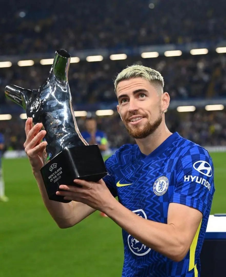 Ex jogador do Brusque &eacute; eleito o terceiro melhor do mundo