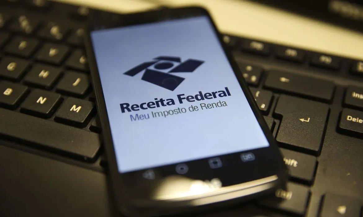 Receita abre hoje consulta ao lote de restitui&ccedil;&atilde;o do IR
