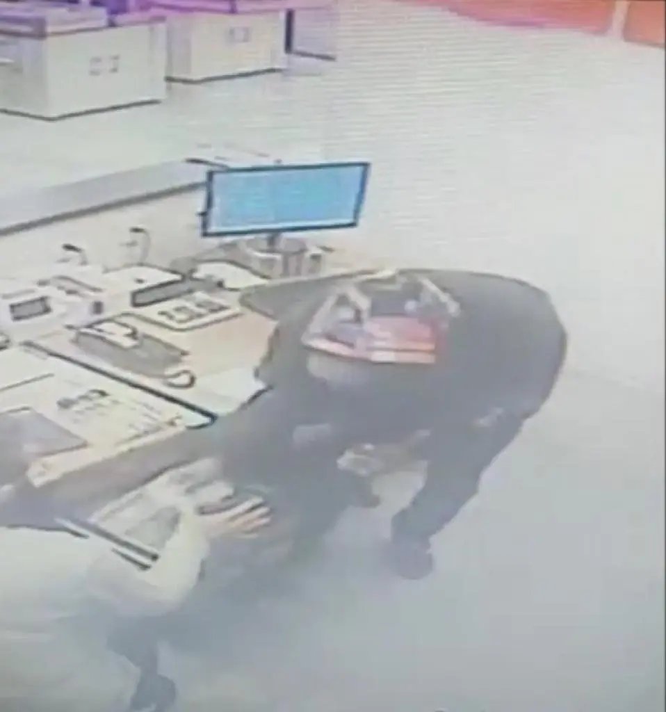 Ladr&atilde;o armado assalta supermercado no Centro de Nova Trento