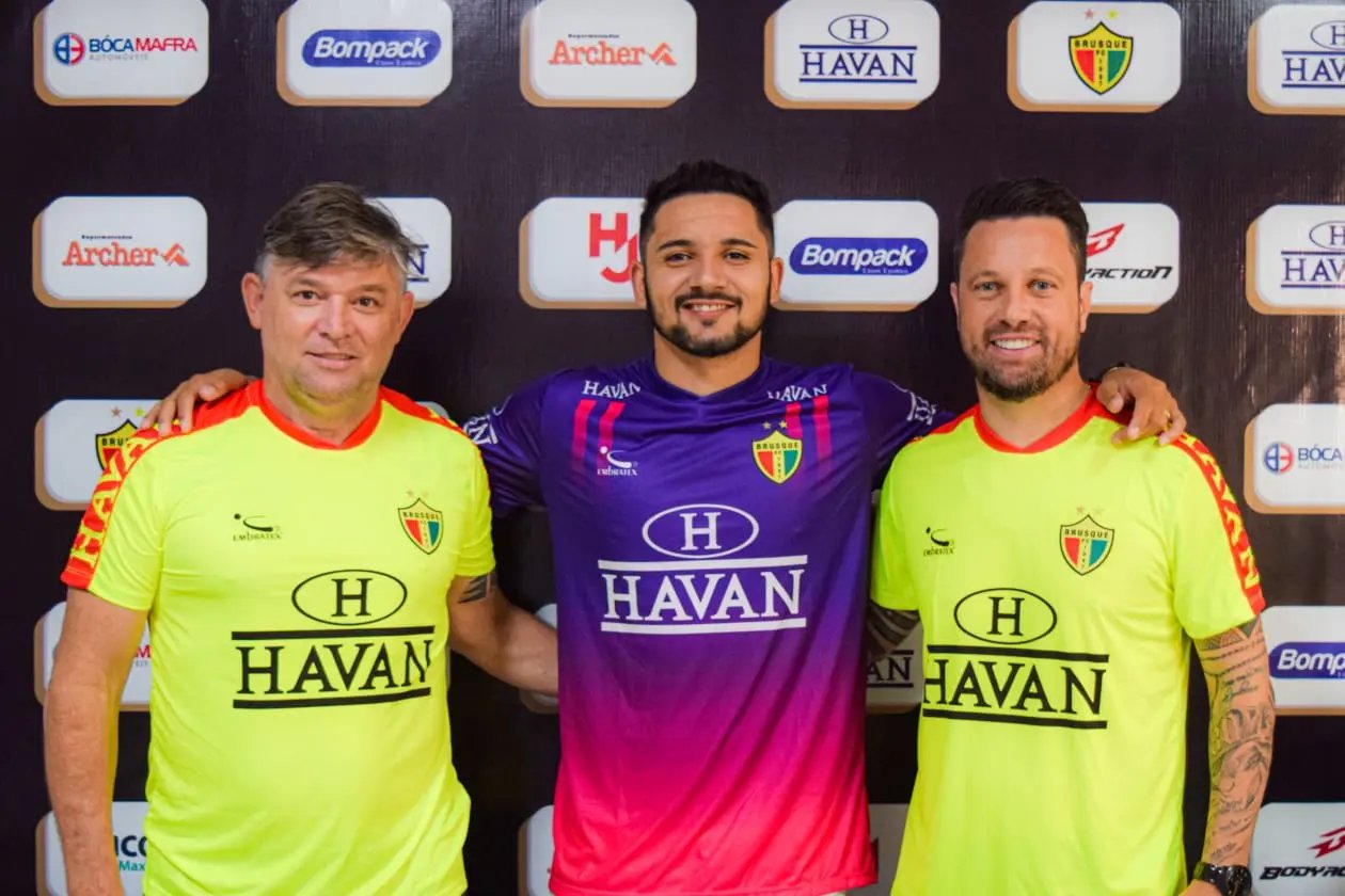 Brusc&atilde;o anuncia chegada de refor&ccedil;o para sequ&ecirc;ncia da temporada