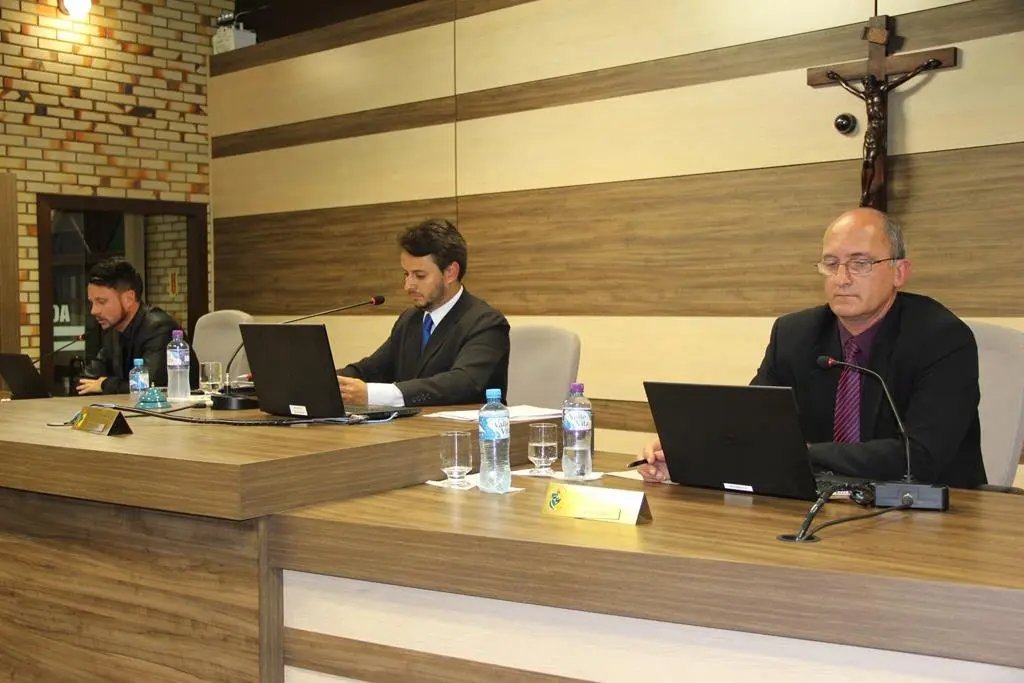 Câmara aceita denúncia contra Roberto Prudêncio